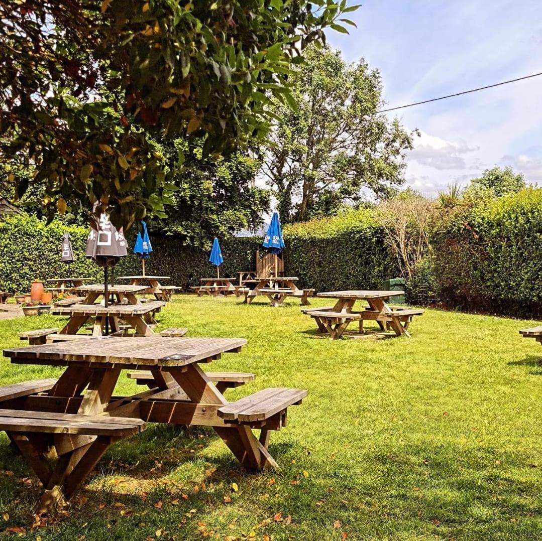 The Mortimer Arms (Adults Only) Romsey Εξωτερικό φωτογραφία
