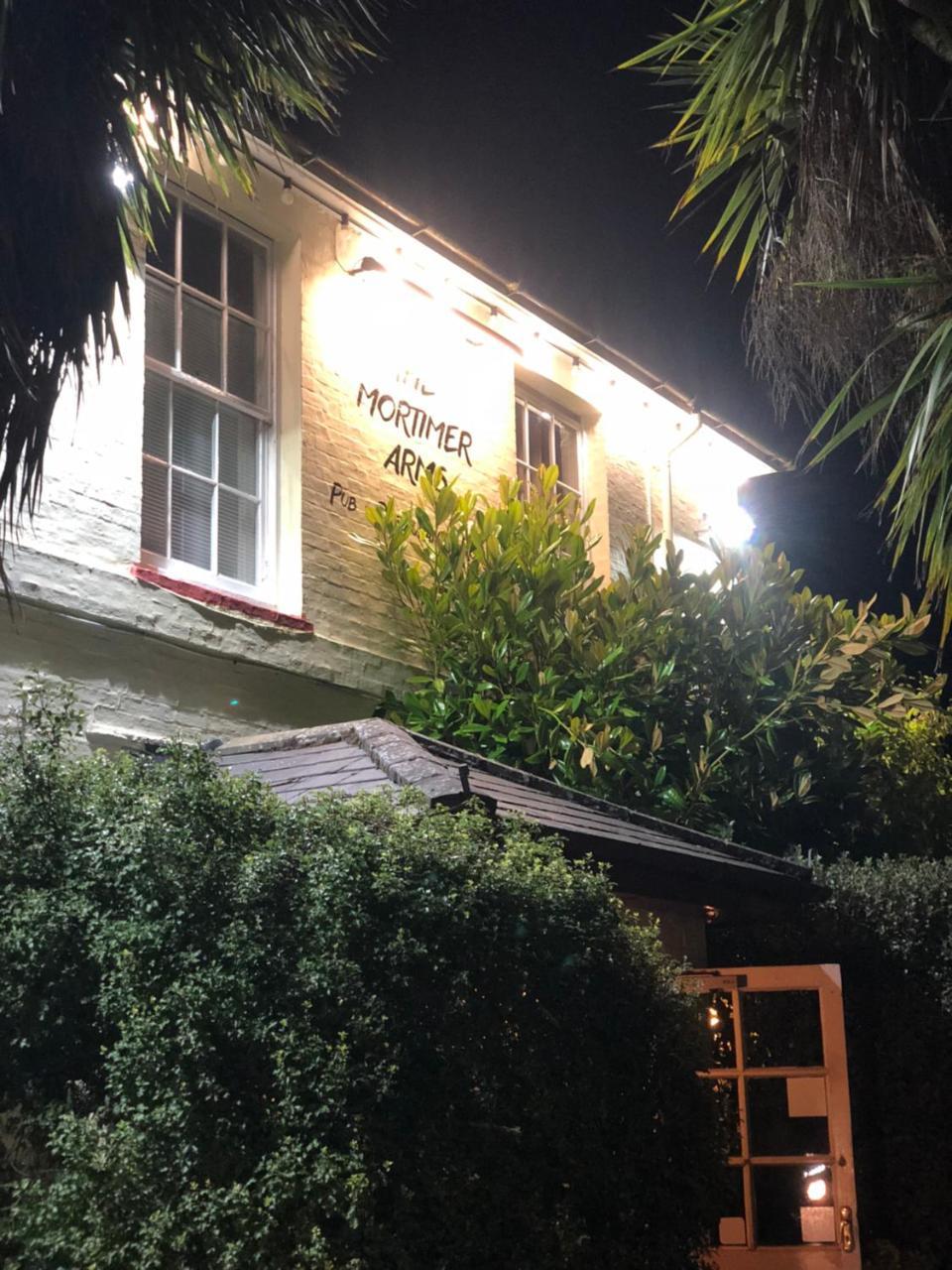 The Mortimer Arms (Adults Only) Romsey Εξωτερικό φωτογραφία