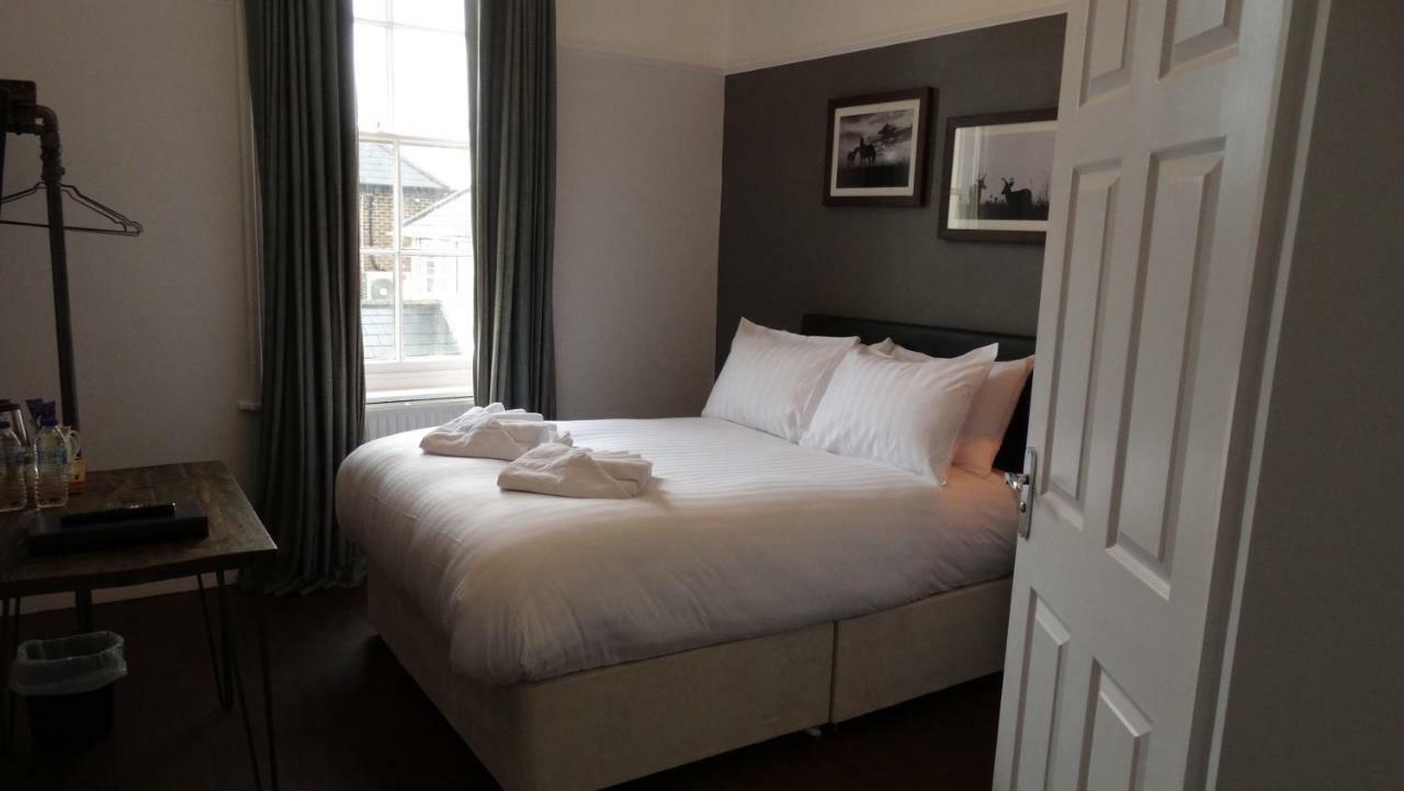 The Mortimer Arms (Adults Only) Romsey Εξωτερικό φωτογραφία
